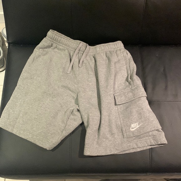 Nike cargo short - Picture 1 of 3